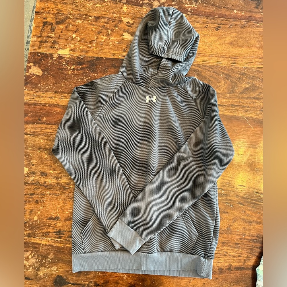 Under Armor Sweatshirt. Black and Gray. Size Youth XL.